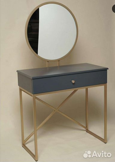 Туалетный столик, консоль в прихожую