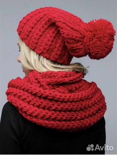 Зимняя вязаная шапка и снуд