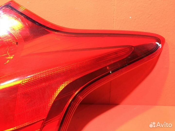 Фонарь для Ford Focus 3 pnda 1.6L 1596 (Б/У)