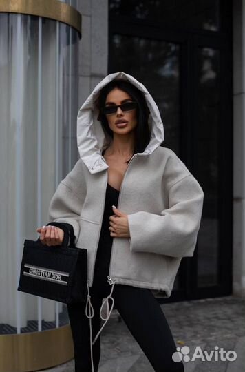 Шикарный бомбер пальто женский новый