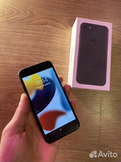 iPhone 7, 32 ГБ