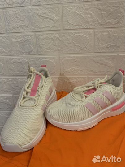 Кроссовки для девочки