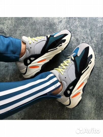 Adidas yeezy boost 700 v1