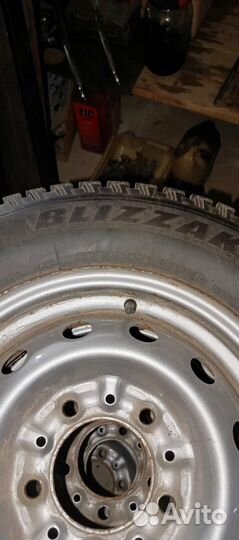 Bridgestone Blizzak Spike-01 205/70 R15