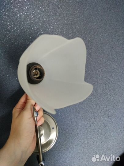 Светильник настенный с поворотным механизмом