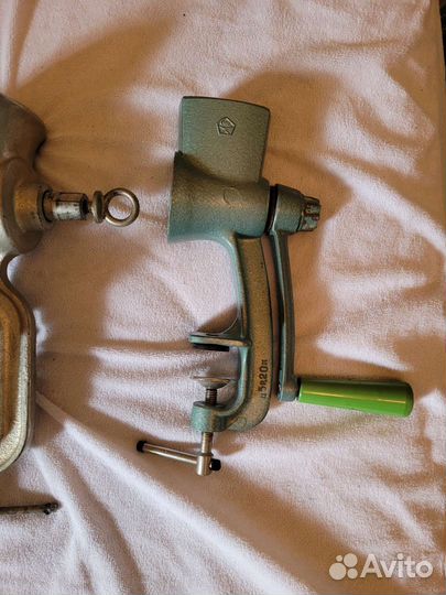 Мясорубка ручная бу, кофемолка продана