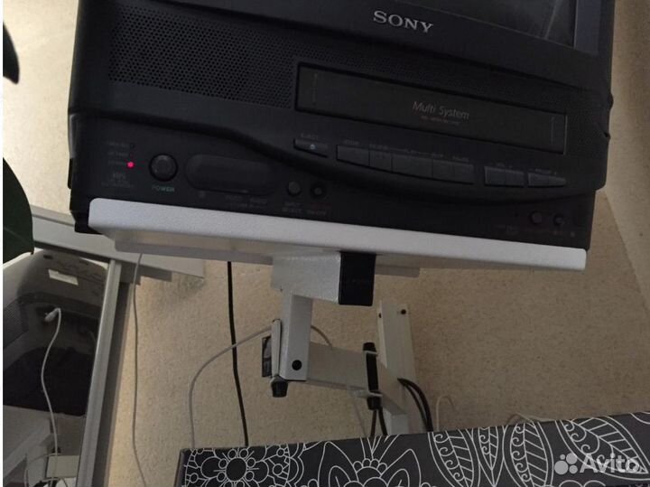 Настенный кронштейн для небольшого телевизора