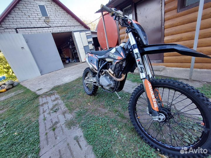 Мотоцикл кроссовый Avantis