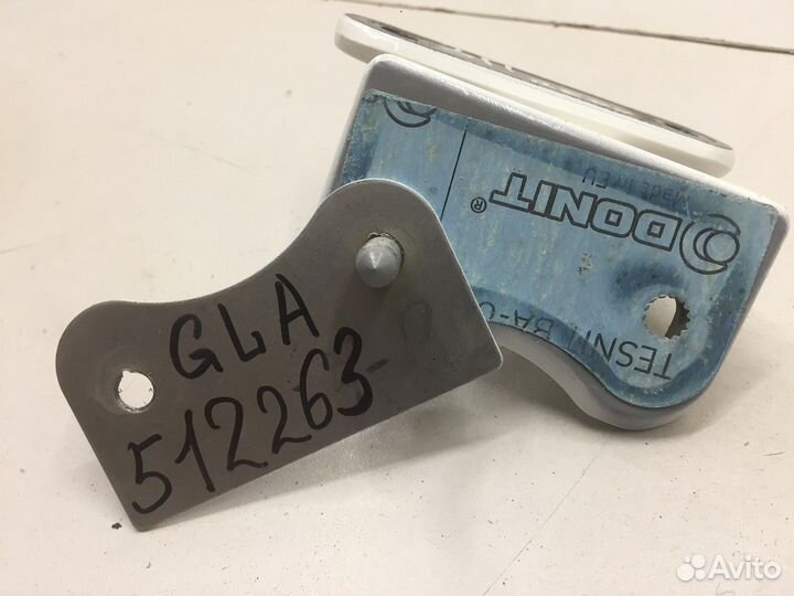 Петля двери задняя правая верхняя