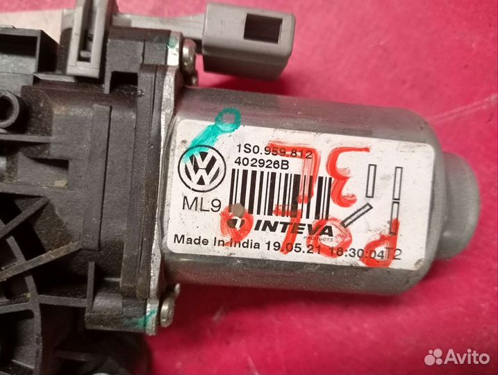 Стеклоподъёмник задний левый Фольксваген Поло 5