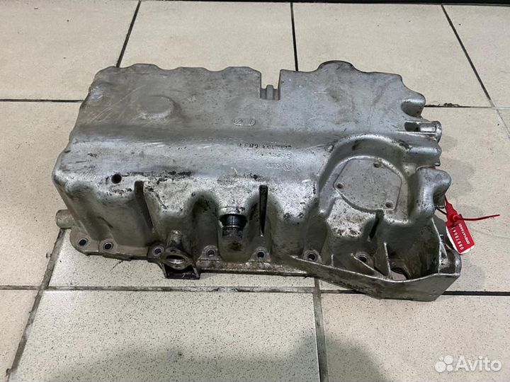Поддон двигателя Volkswagen Passat B6