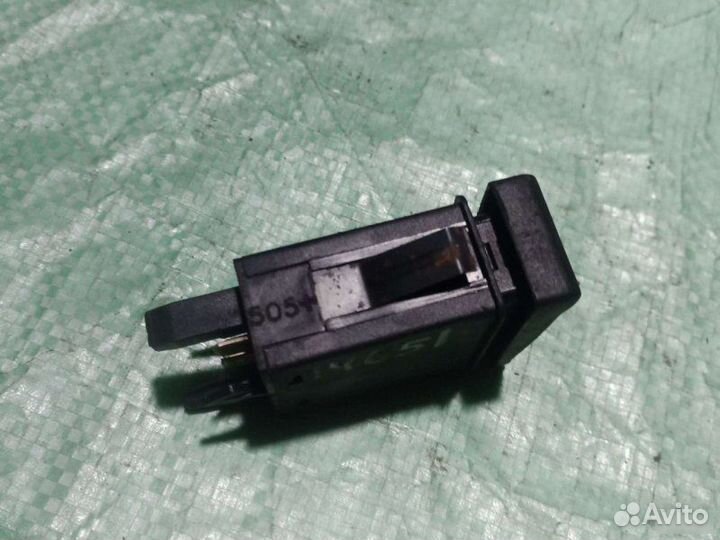 Кнопка подогрева стекла задняя Audi 80 B3