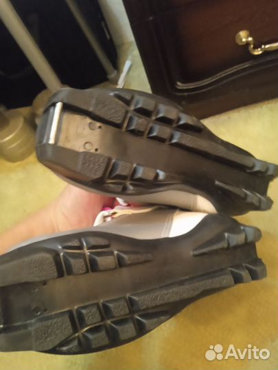 Лыжные ботинки