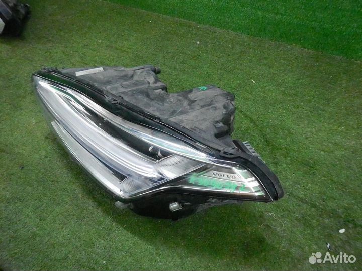 Фара левая Volvo XC90