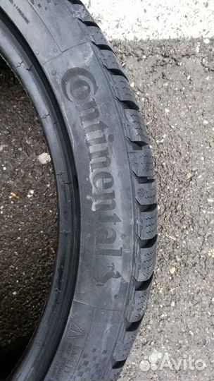 Continental ContiWinterContact TS 860S 225/40 R19 93V