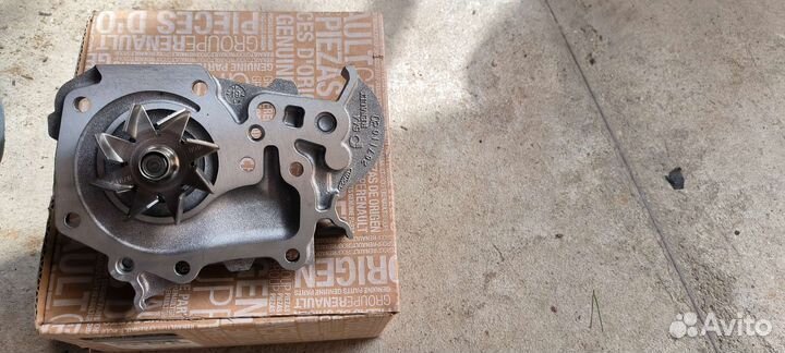 Насос водяной Renault (помпа), на 8 клапанный