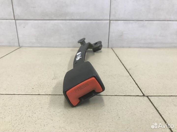 Ответная часть ремня безопасности Octavia (A4 1U)