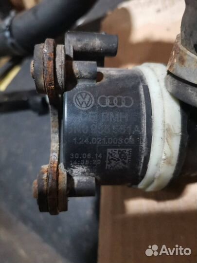 Насос антифриза дополнительный Volkswagen Passat