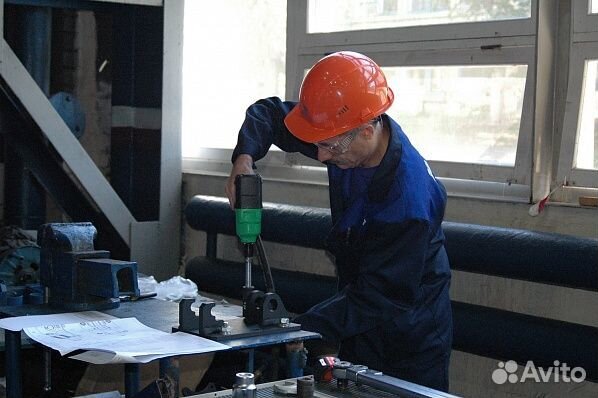 Резчик металла на ленточнопильный станок