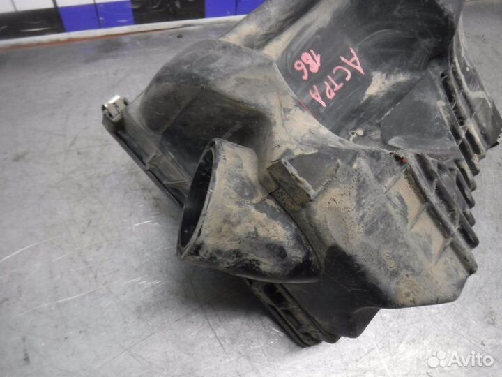 Корпус воздушного фильтра Opel Astra H Z18XER 2008