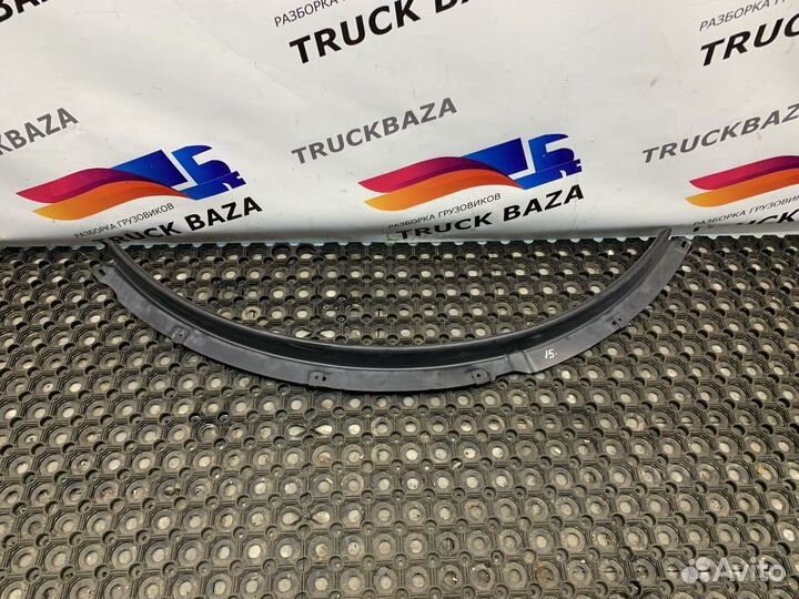 Молдинг крыла правого Man TGA