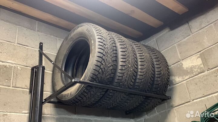 Pirelli Formula Ice 215/70 R16