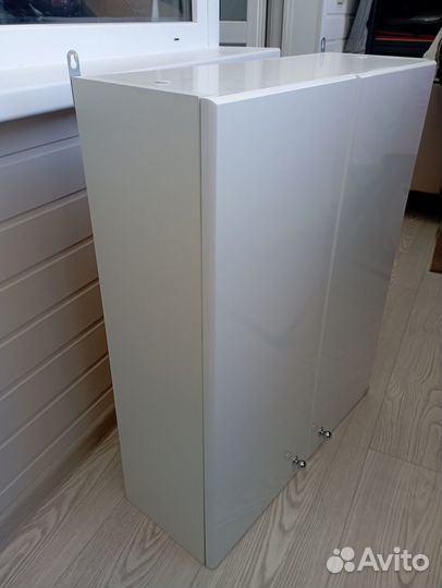 Шкафчик навесной