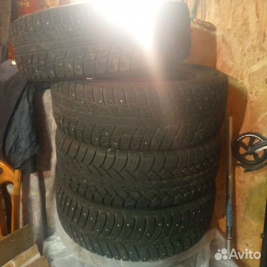 Kumho I'Zen KW22 235/65 R17 108