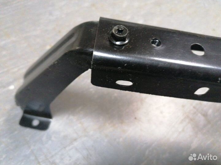 Усилитель переднего бампера Suzuki Grand Vitara