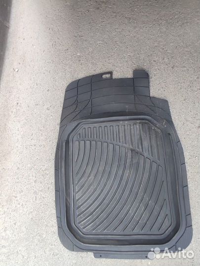 Автомобильные коврики резиновые бу