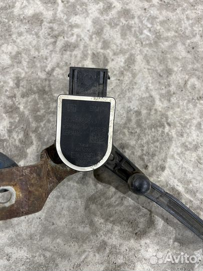 Датчик дорожного просвета задний bmw f30