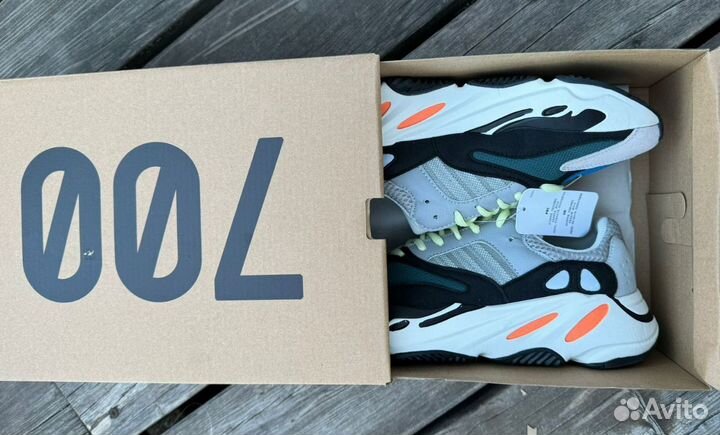 Кроссовки Adidas Yeezy boost 700