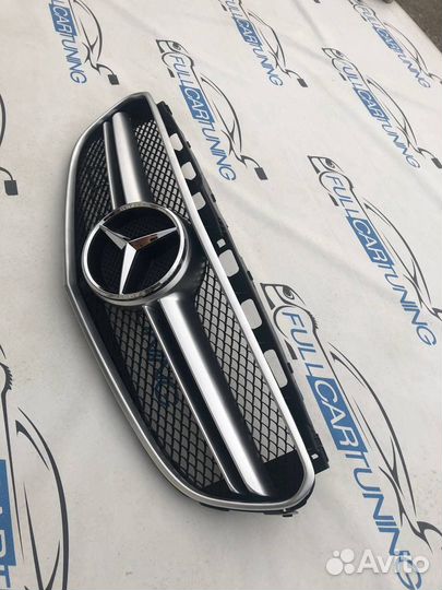 Решетка радиатора Mercedes w212 e212 рест AMG e63