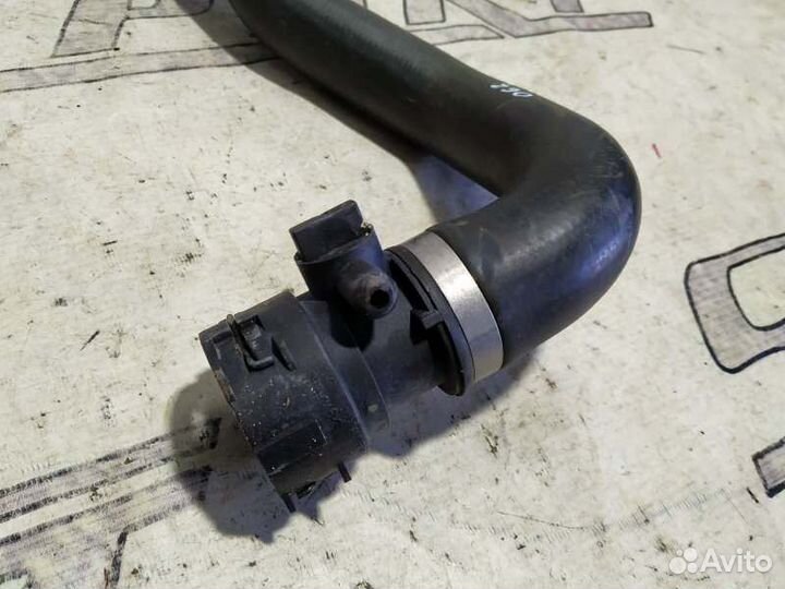 Патрубок радиатора Audi A6 C6 2.8 CCE 2010