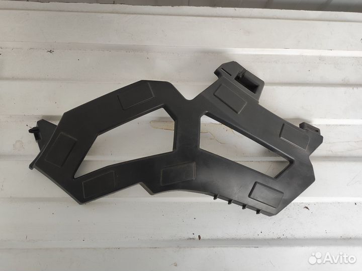 Кронштейн переднего бампера Renault Arkana R