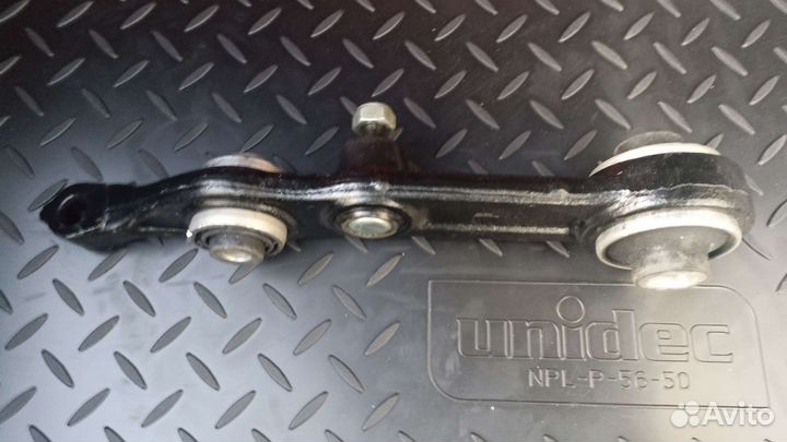 Рычаг правый Mercedes w211