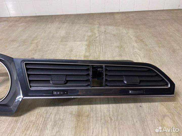 Накладка на торпедо Volkswagen Tiguan 2 2018 2019