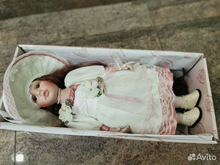 Кукла фарфоровая декор. RF Collection, высота 42см