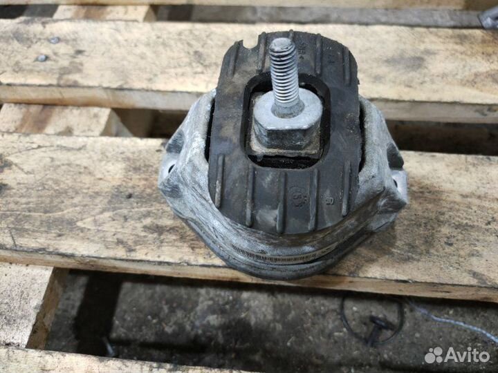 Подушка двигателя правая Bmw 5 E60 N52B25 2005