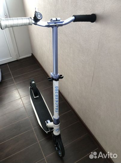 Самокат Tracker200