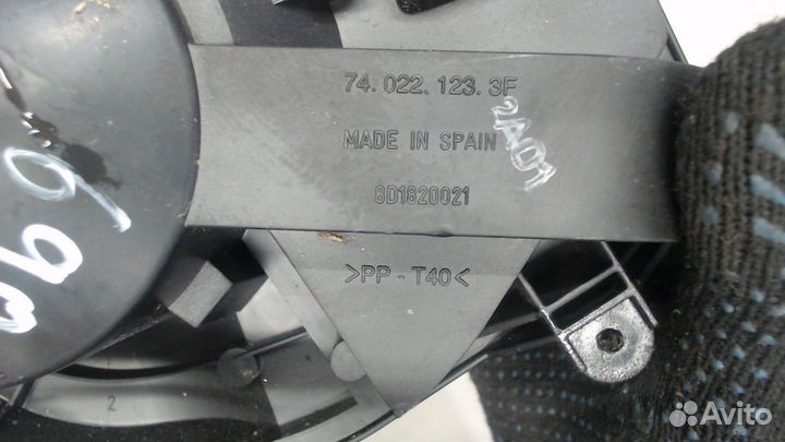 Двигатель отопителя Volkswagen Passat 5, 2001