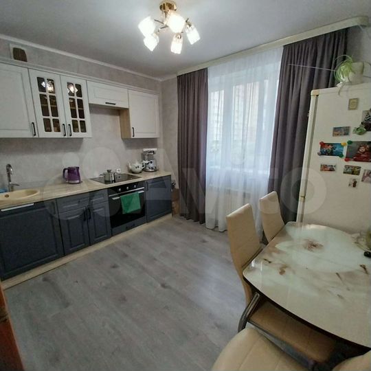 1-к. квартира, 37 м², 1/10 эт.