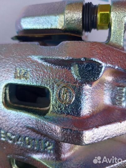 Суппорт передний Санг енг