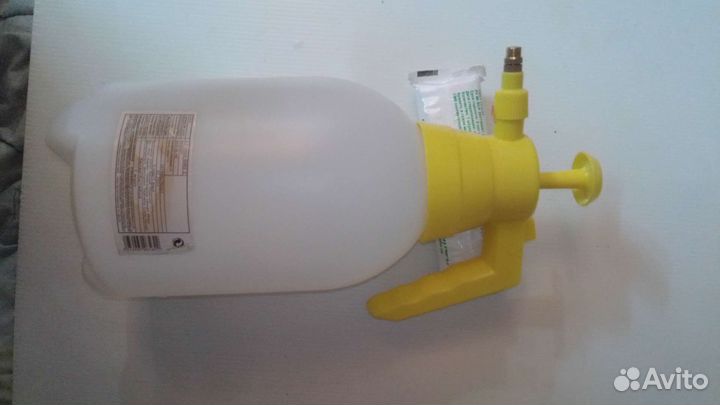 Опрыскиватель садовый универсальный помповый