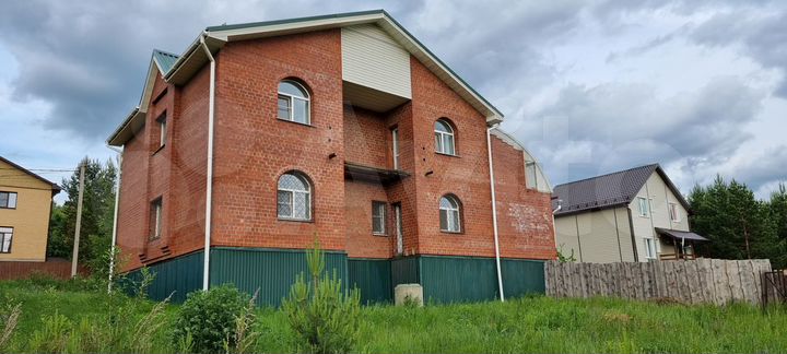 Коттедж 381,5 м² на участке 15 сот.