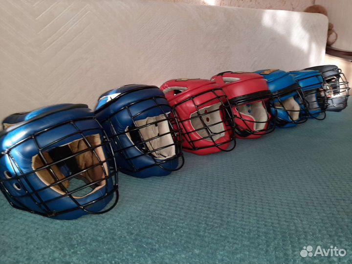 Шлема,краги,перчатки,щитки,жилет.Рукопашный бой