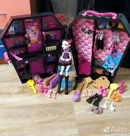 Монстер Хай. Шкафчик-гроб с Дракулаурой