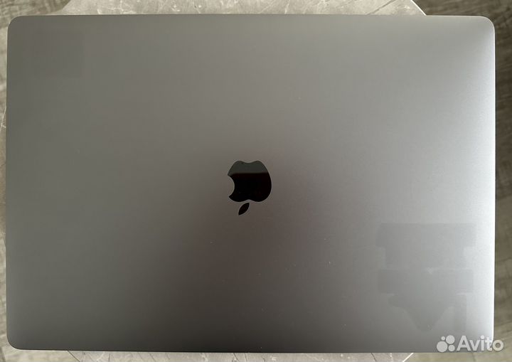 Macbook pro 15 2018 touch bar 512 gb