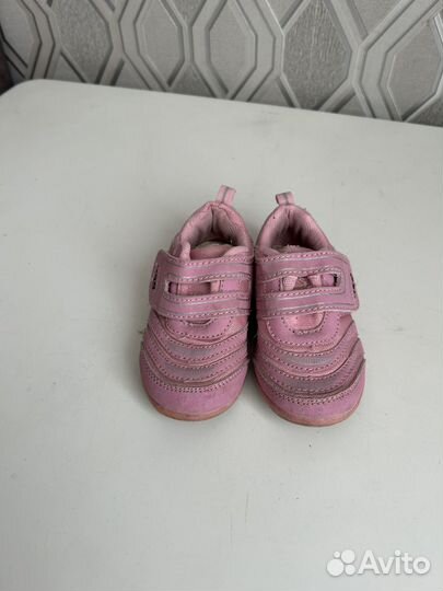 Кроссовки для девочки