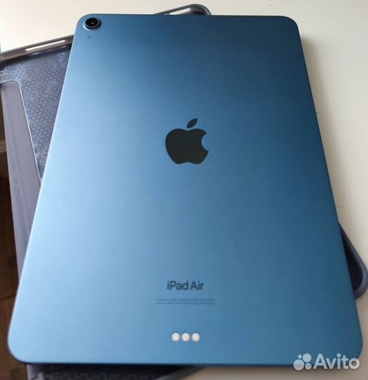 Apple iPad Air (2022), 64,Wi-Fi, Blue (MM9E3LL/A)